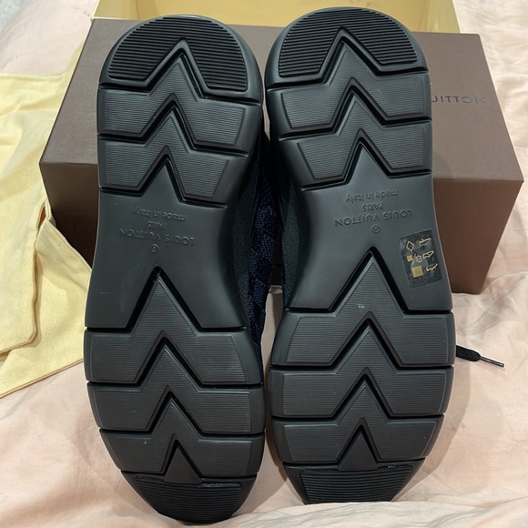 LV black men’s sneakers - Picture 3 of 6